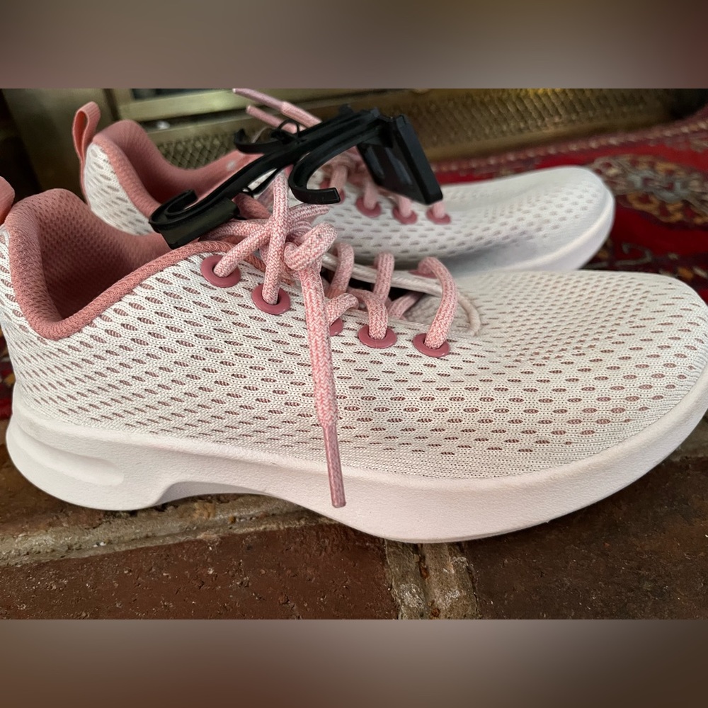 Athletic Works Women’s Sneakers size 7